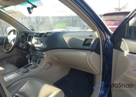 2011 Toyota Highlander Se V6 z USA, uszkodzony, nr VIN 5TDBK3EH3BS047803